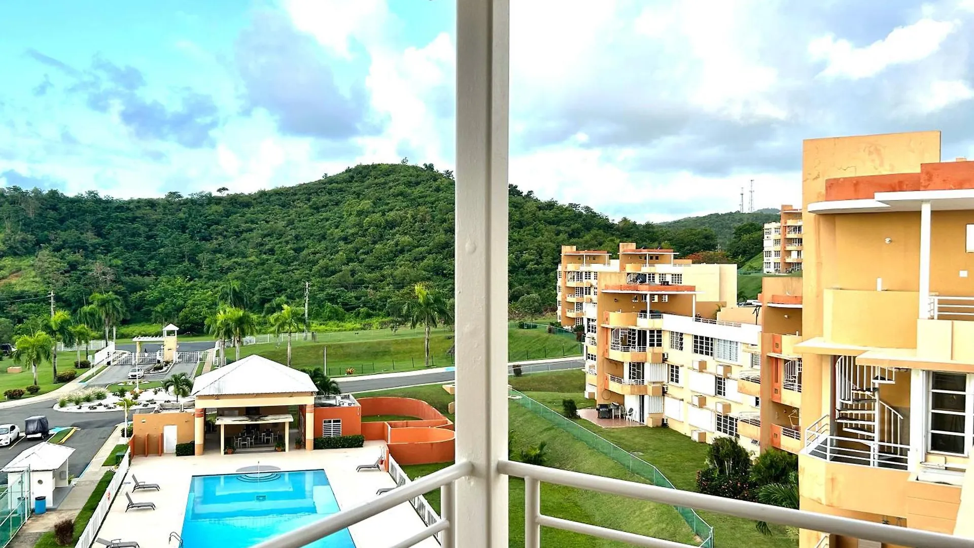 Pearl Of The East In Ceiba With Ocean View And Private Rooftop Santa Maria  Apartment